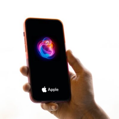 Apple Notifies iPhone Users They're Targeted by Mercenary Spyware